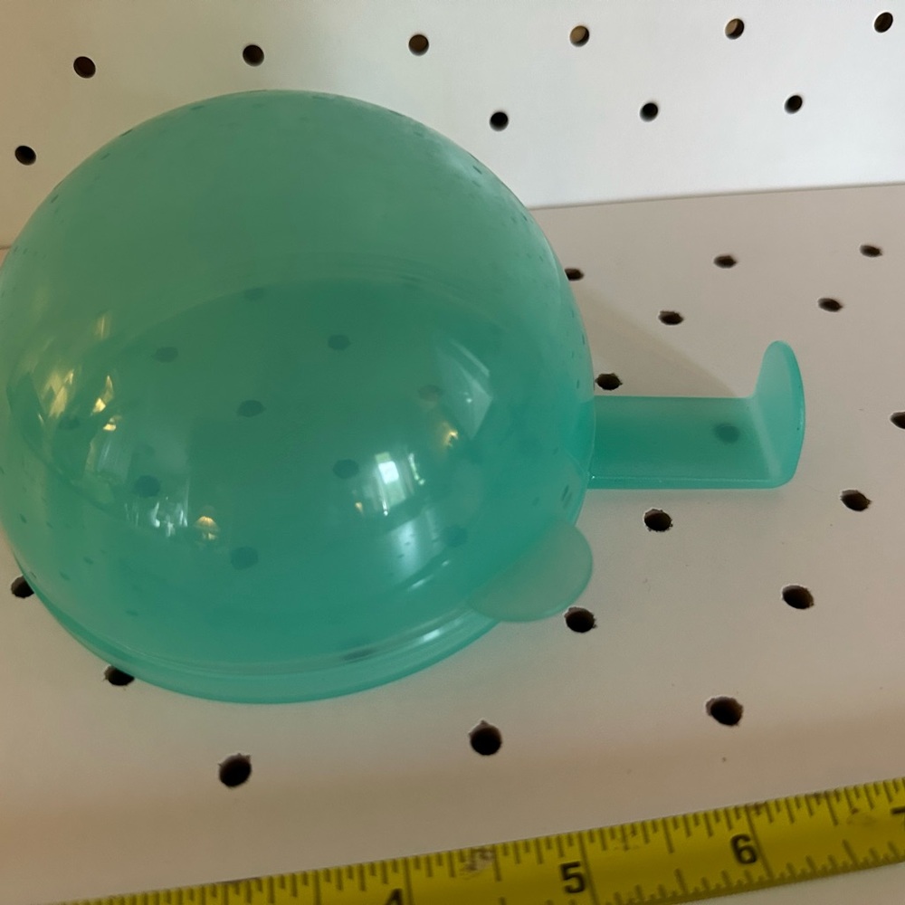 Tupperware Forget Me Not Large Hanging Onion Tomato Keeper Seafoam Green